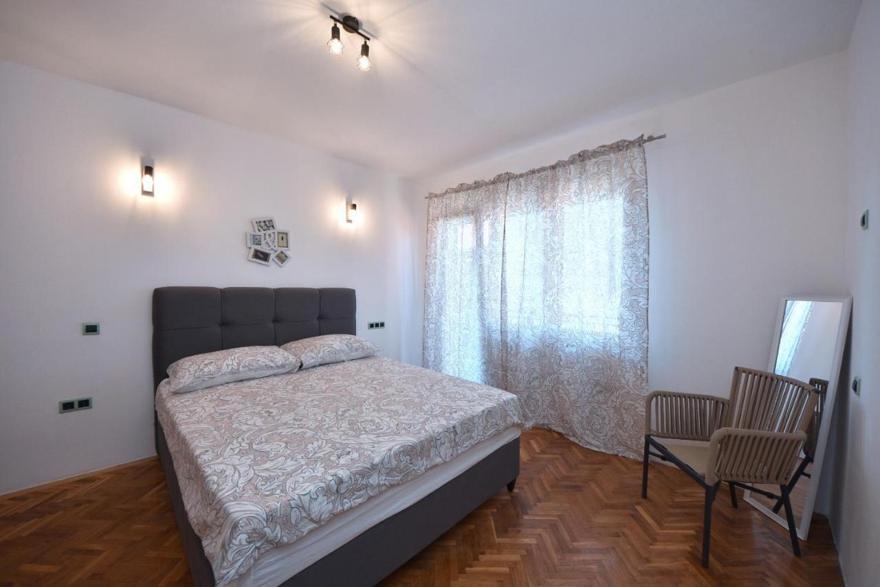 Family Apartment Sara Zadar Buitenkant foto